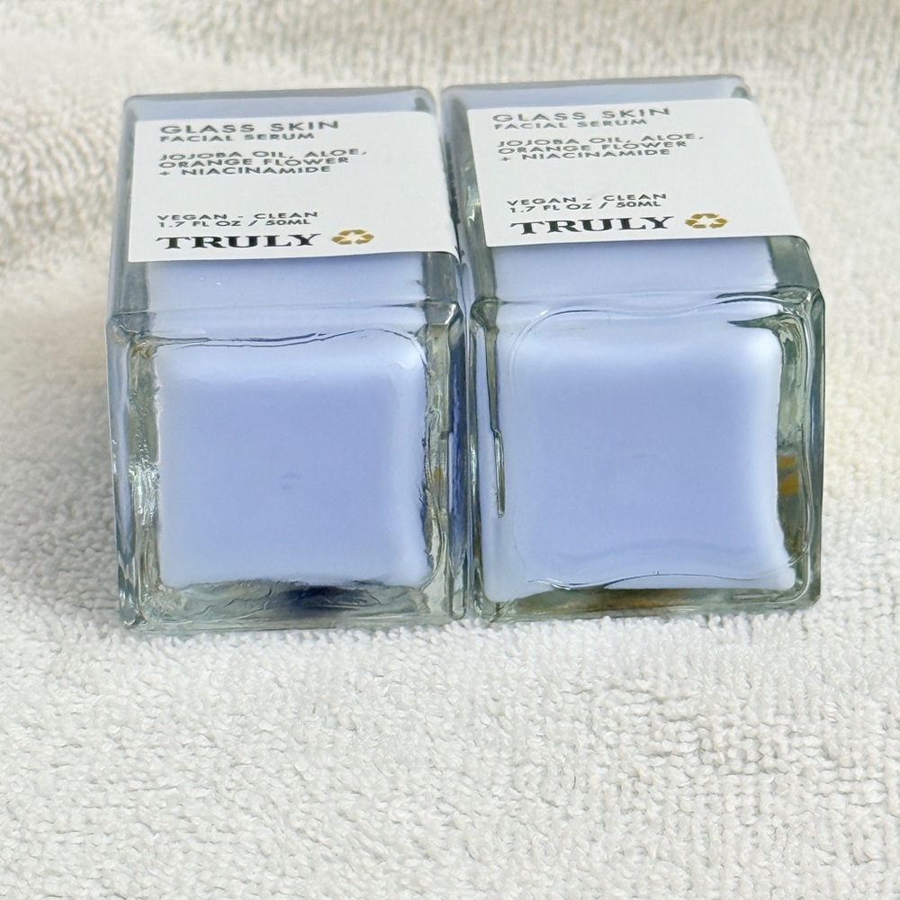 TRULY Glass Skin Facial Serum 1.7 fl oz (x2) - NEW - Picture 4 of 4